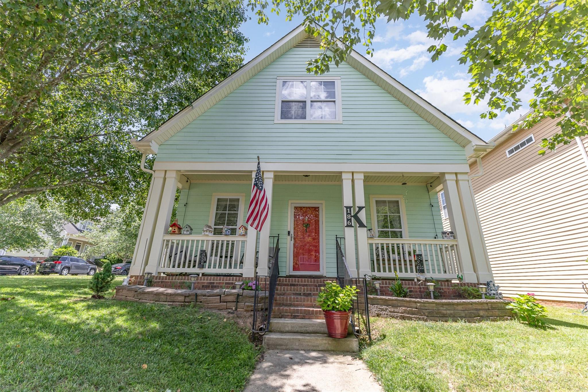 186 Gresham Lane