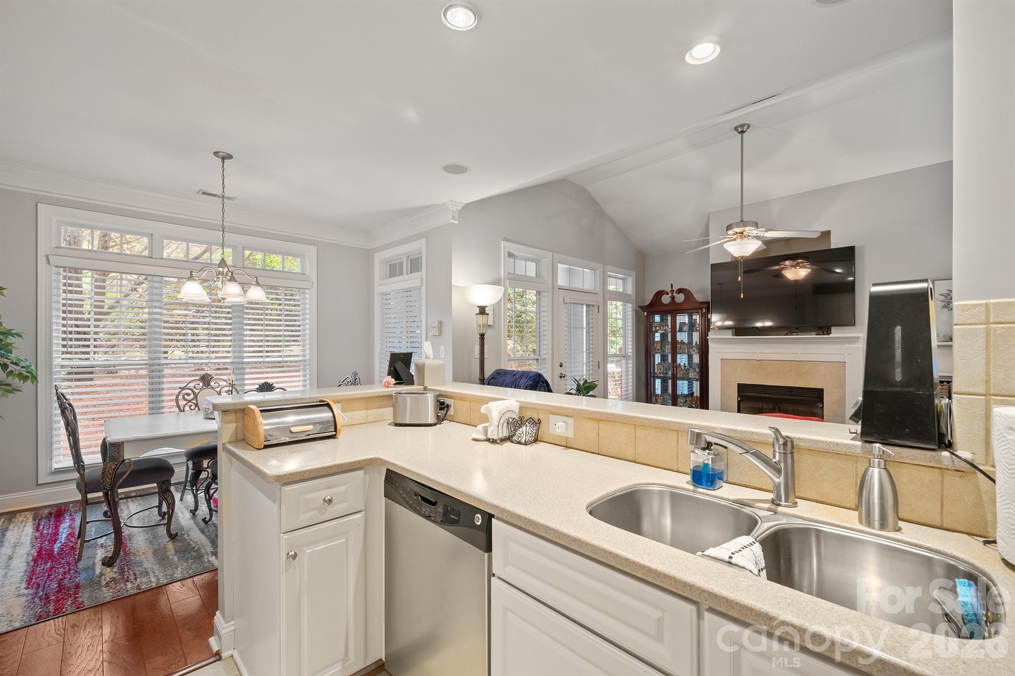 The Legacy @ Davis Lake - Residential