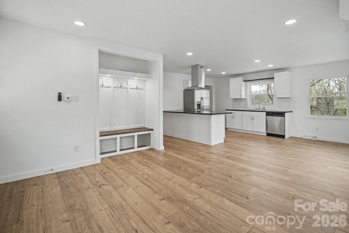 40 Evelake Drive