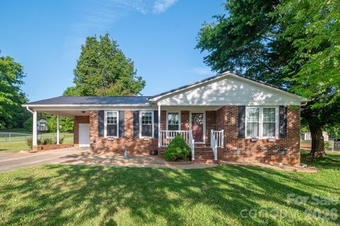 Photo of 111 Southglenn Drive, Shelby, NC 28152 (MLS # 4369764)