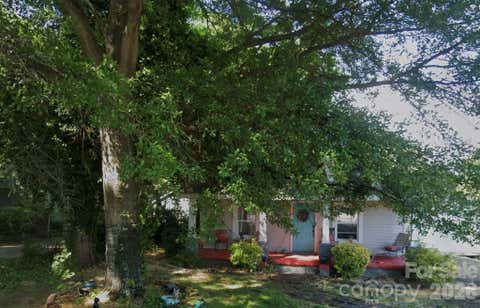 Photo of 3100 Avalon Avenue, Charlotte, NC 28208 (MLS # 4415019)