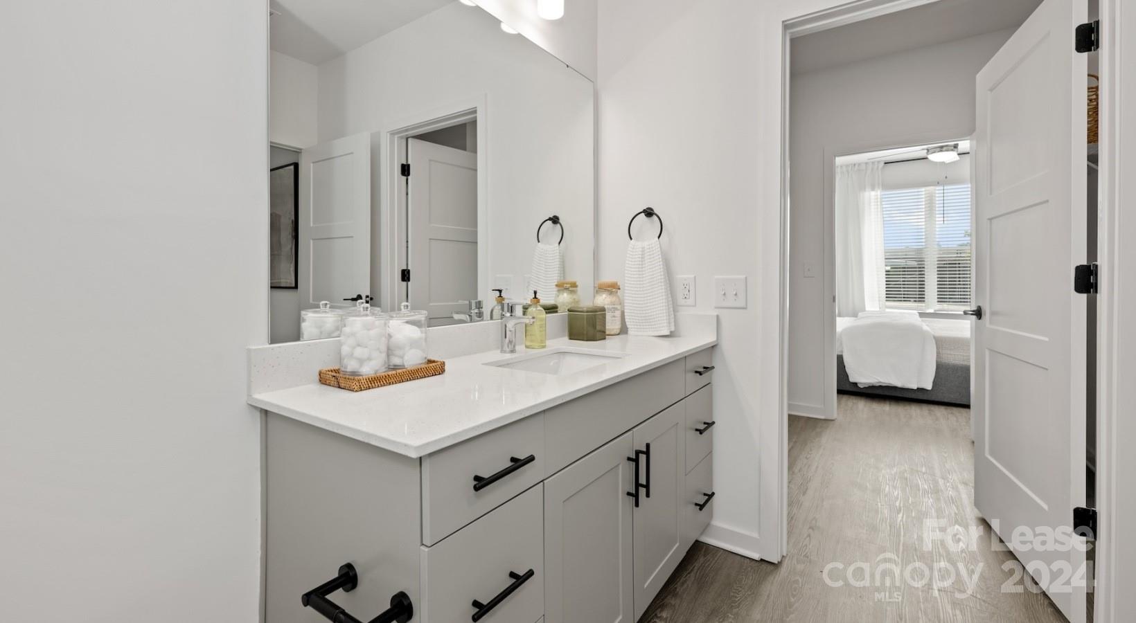 Charlotte, North Carolina 28208, United States, 3 Bedrooms Bedrooms, ,3 BathroomsBathrooms,Residential,Active,62518
