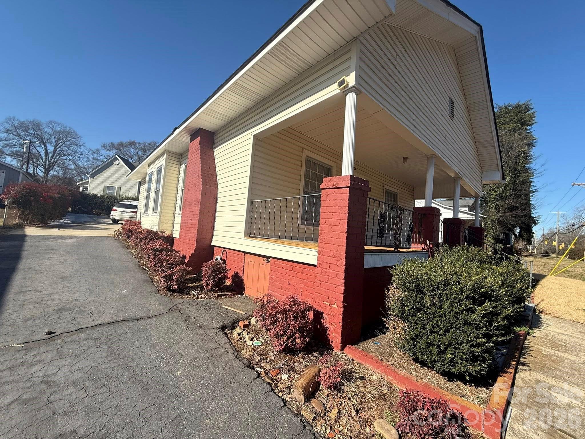 704 Old Charlotte Road SW