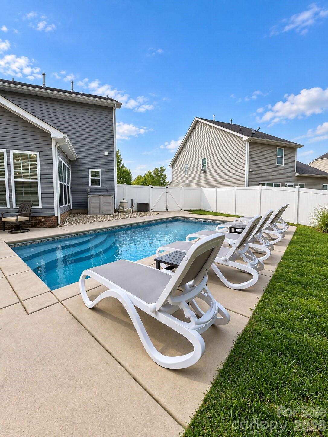 1016 Ellis Pond Drive