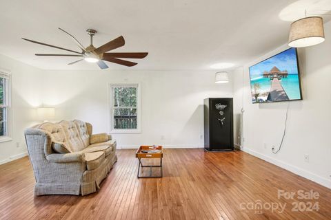 A home in Pisgah Forest