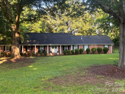 Photo of 412 Brackenbury Lane, Charlotte, NC 28270 (MLS # 4422194)