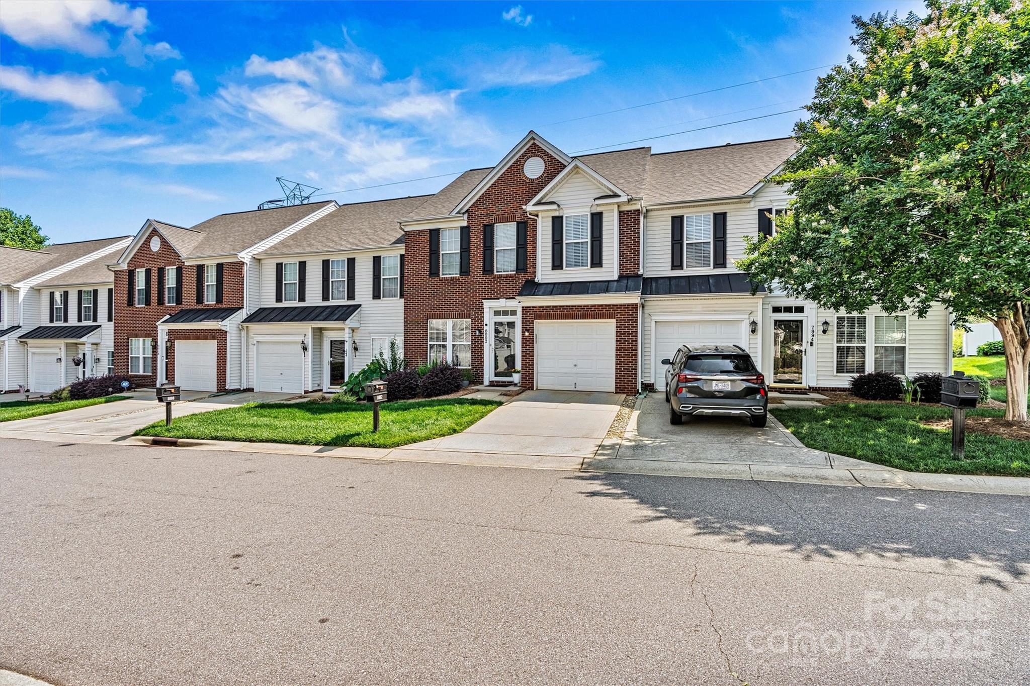 8002 Mariners Pointe Circle