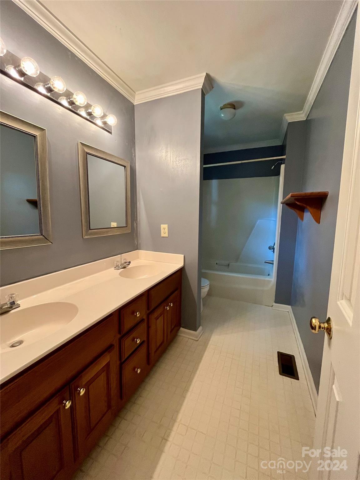 Davis Lake - Residential