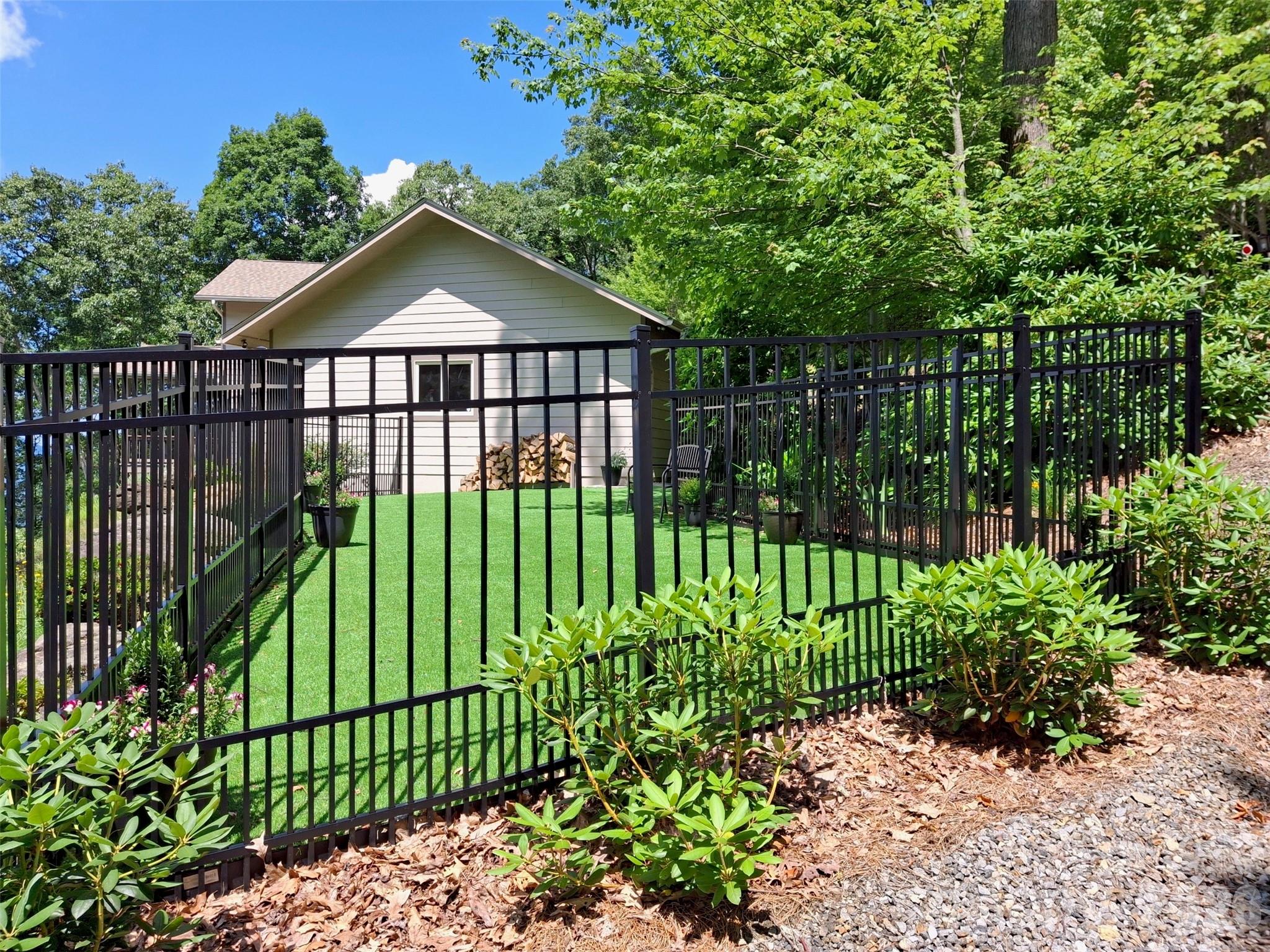 Crestview Pointe - Residential