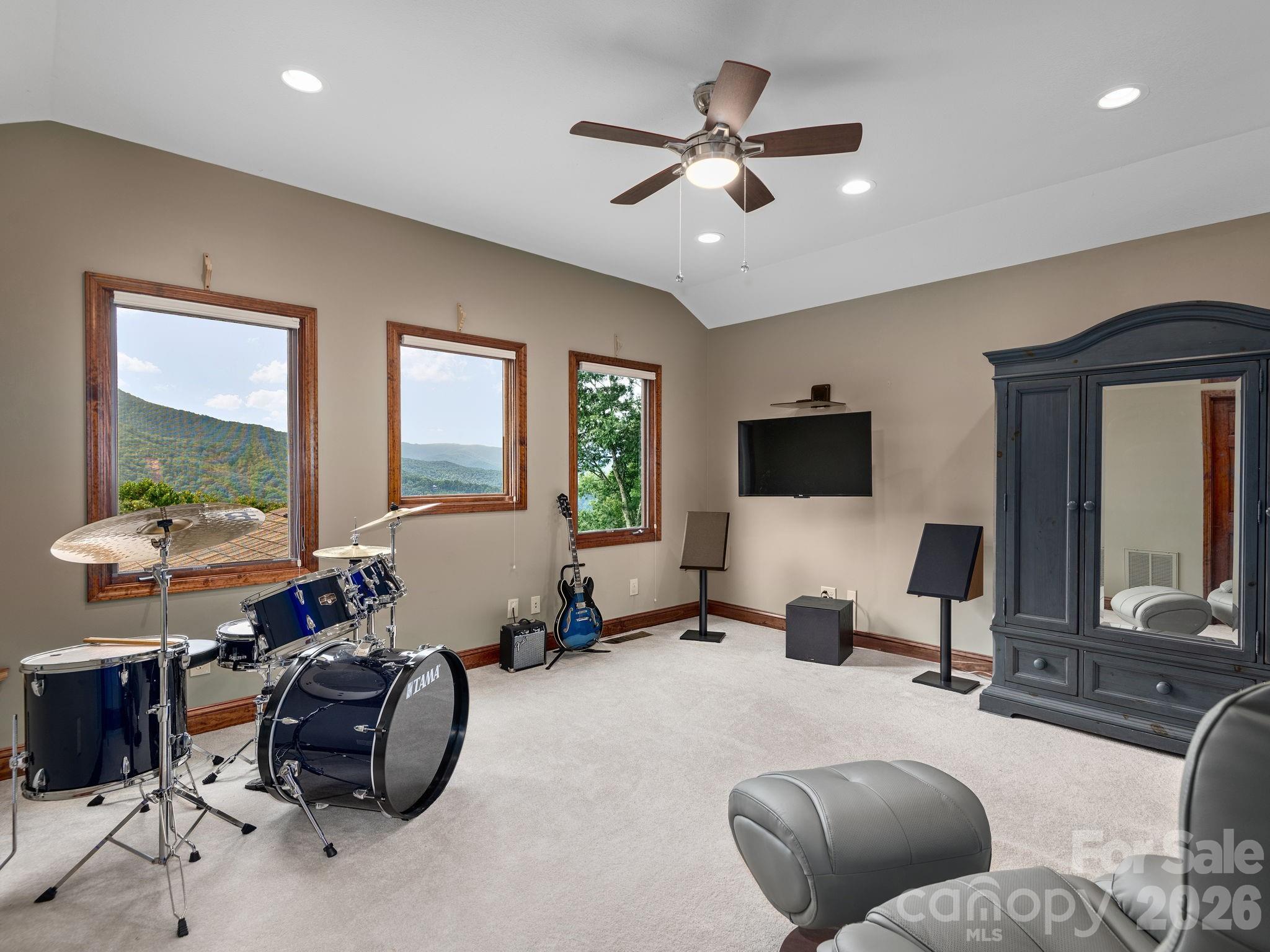 Crestview Pointe - Residential