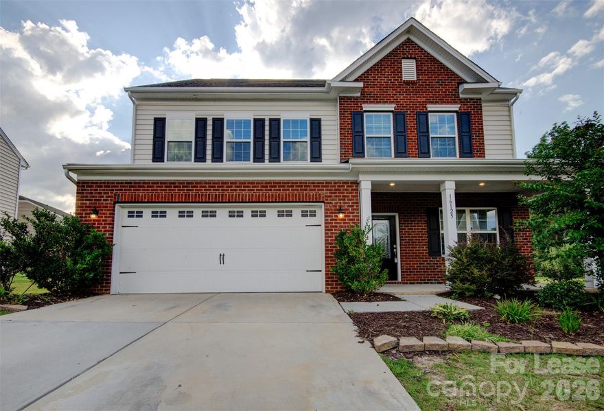 This stunning 5-bed, 3.5-bath cul-de-sac home offers breathtaking features that exude elegance and sophistication. Step inside this home and discover a spacious and welcoming atmosphere that invites you in. With its expansive living area and tasteful finishes, this home offers a comfortable and elegant space for you and your loved ones to enjoy. Enjoy the neighborhood pool, tennis courts, and playground! With easy access to shopping, dining, and entertainment, this home is perfectly situated to make the most of Charlotte's offerings. Explore the local neighborhood or take a short drive to the city center - the choice is yours.
