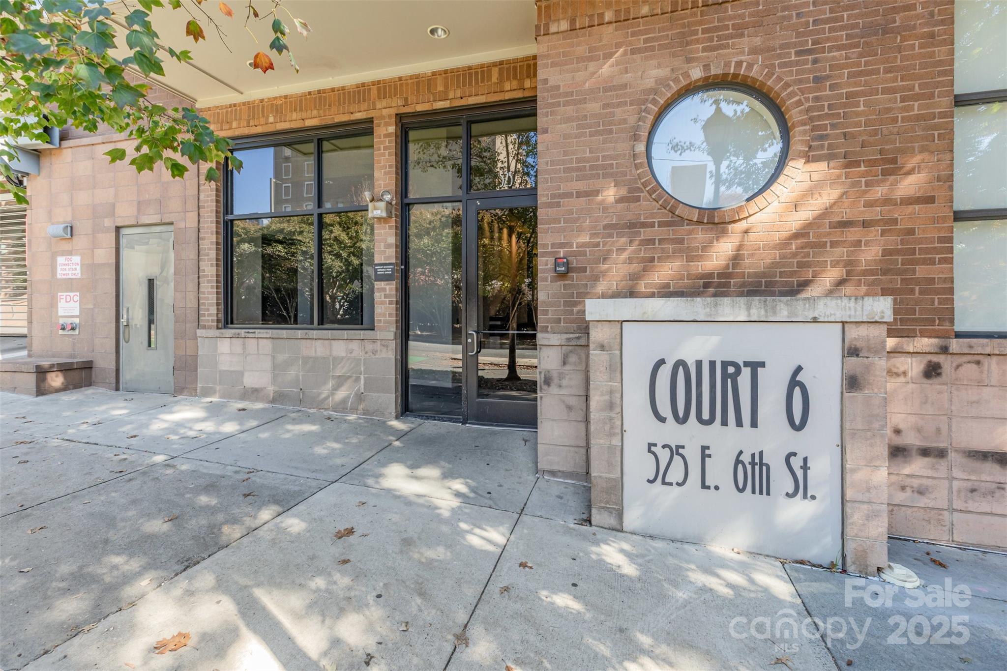 525 E 6th Street 212