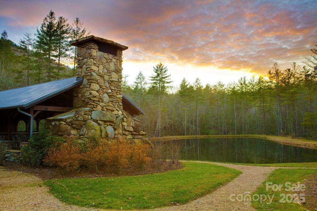 Round Mountain Falls - Land