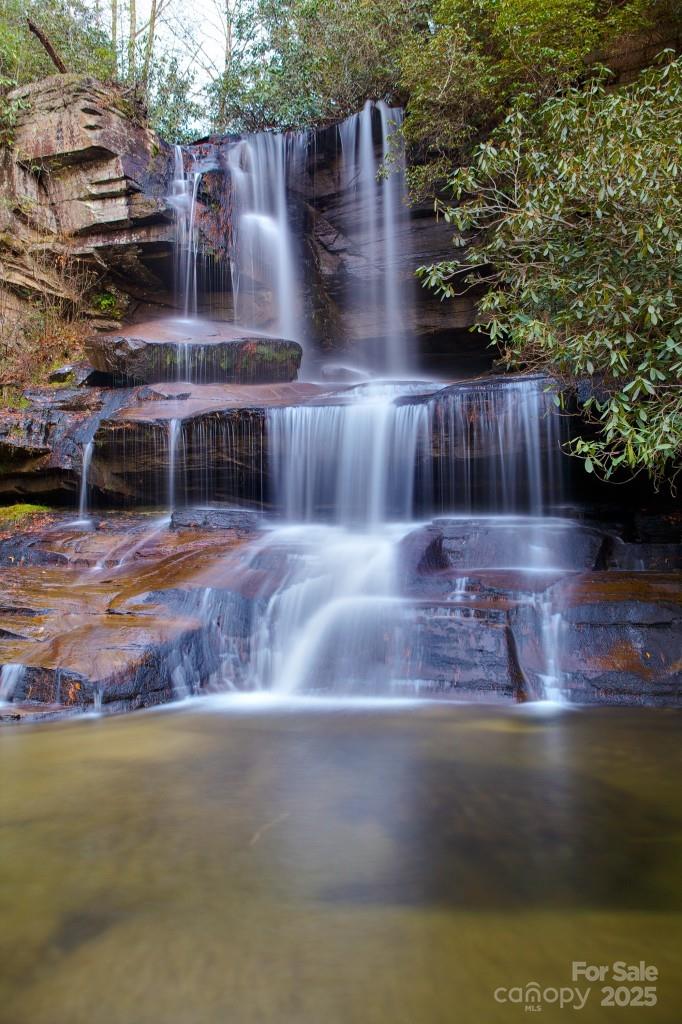 Round Mountain Falls - Land