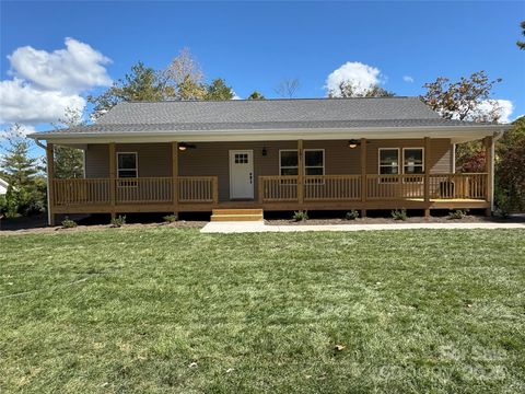 101 carroll mountain Drive Horse Shoe NC 28742