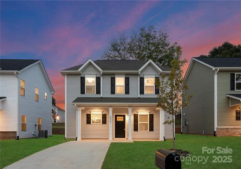 Photo of 2719 Willow Street, Charlotte, NC 28208 (MLS # 4321013)