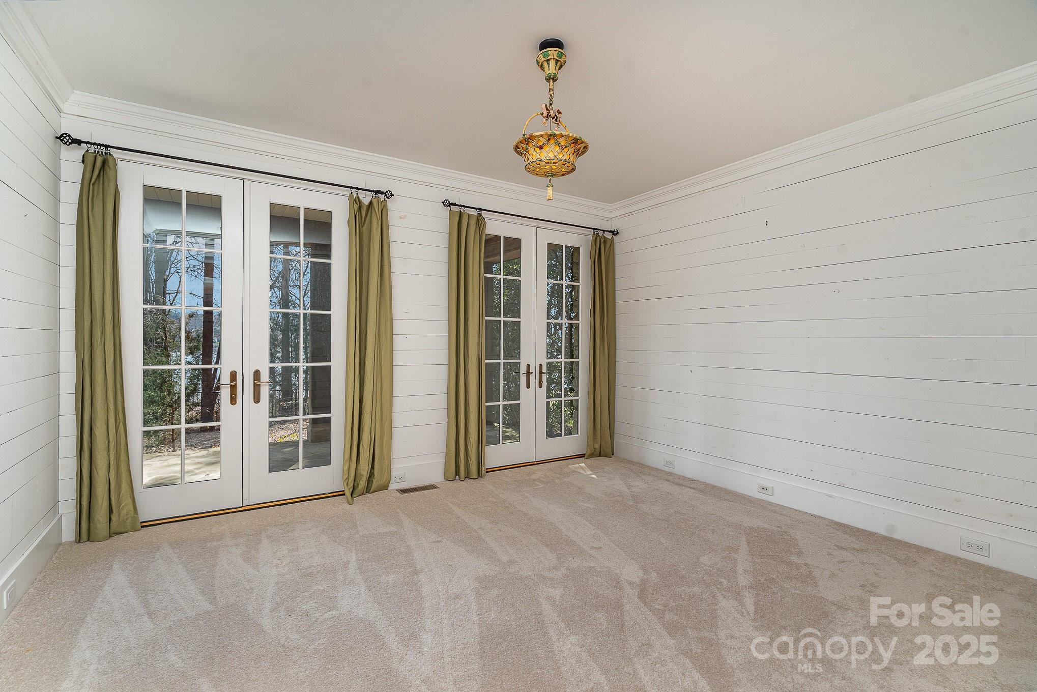 Flagship - Residential