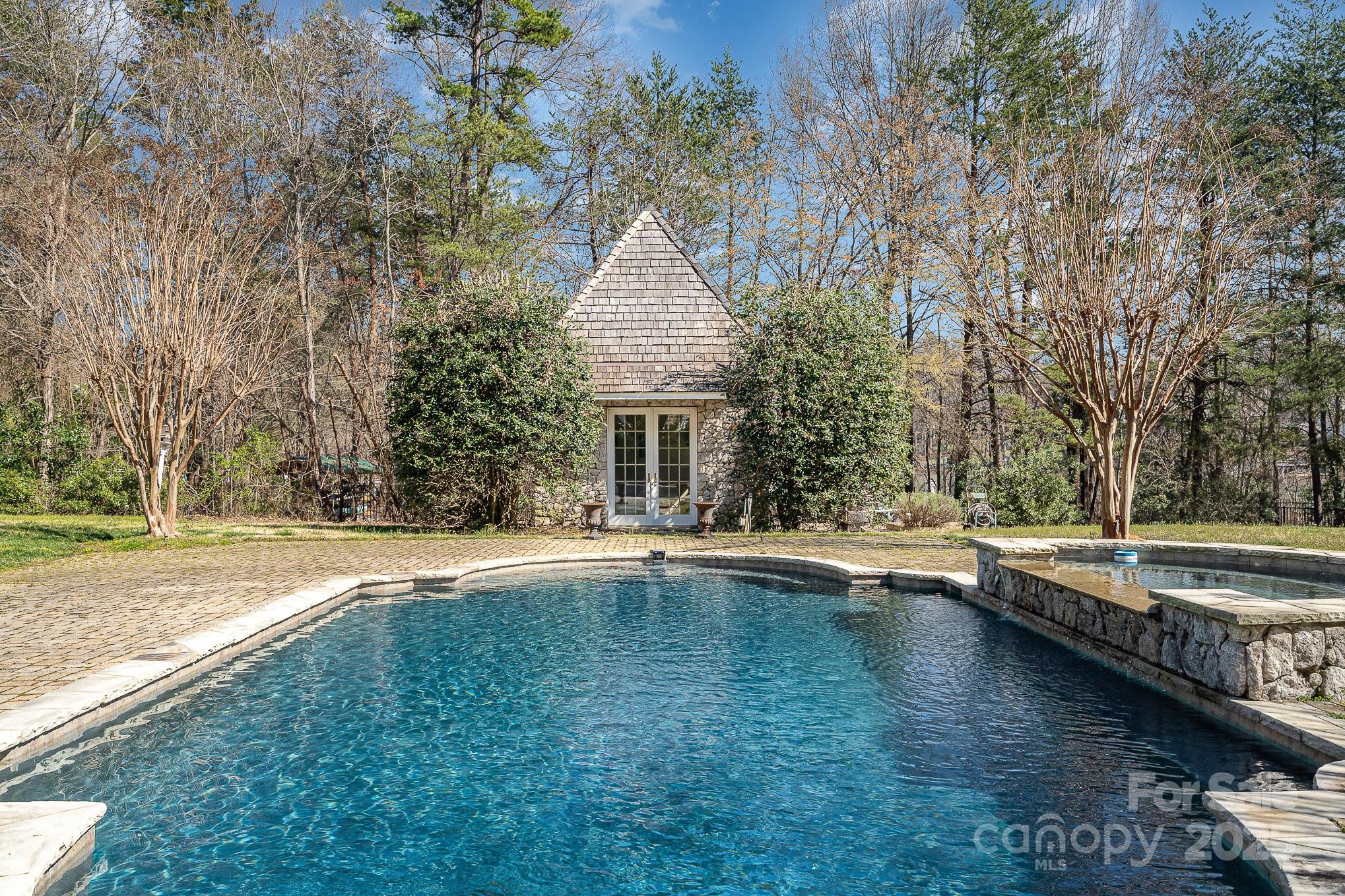 Flagship - Residential