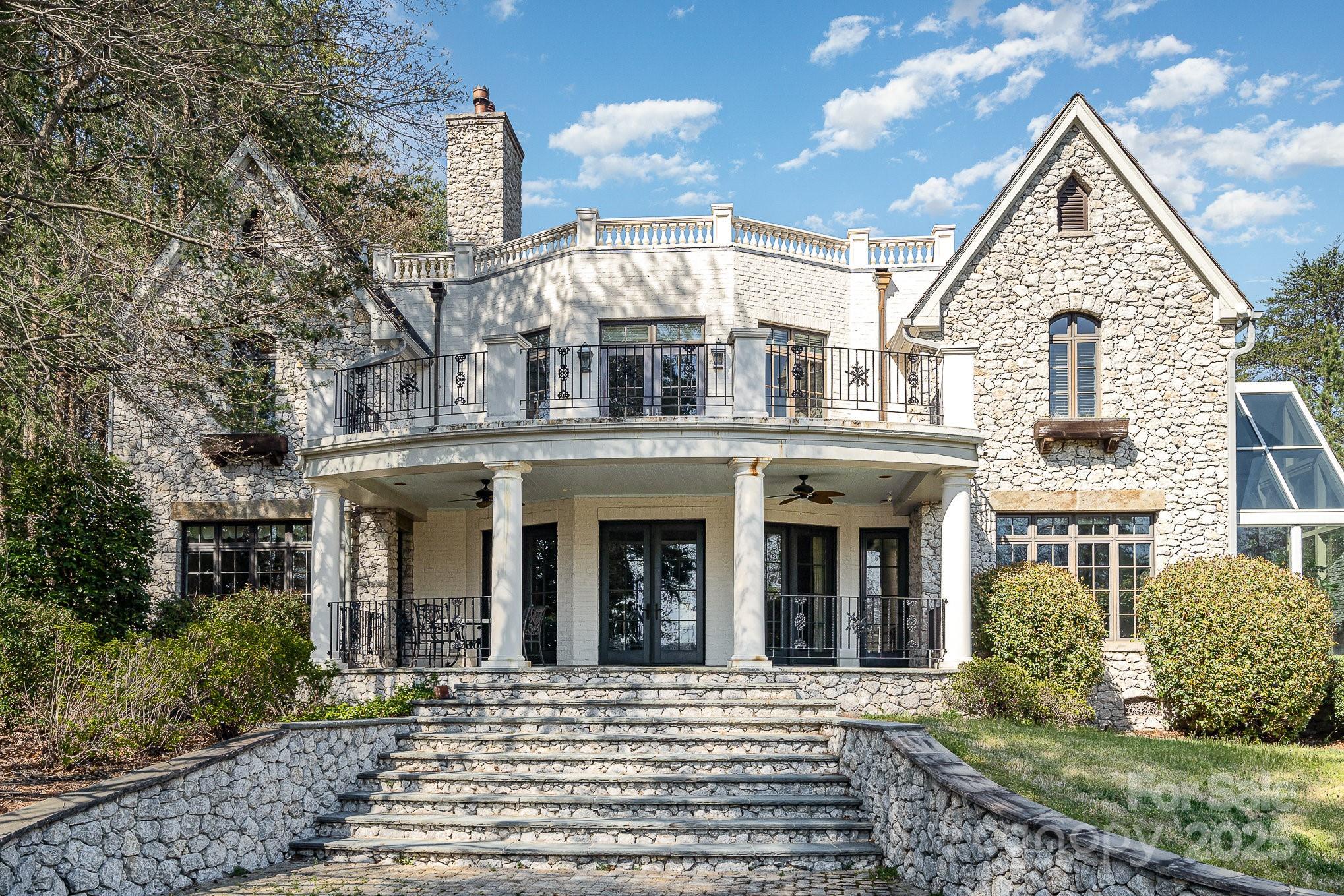 Flagship - Residential