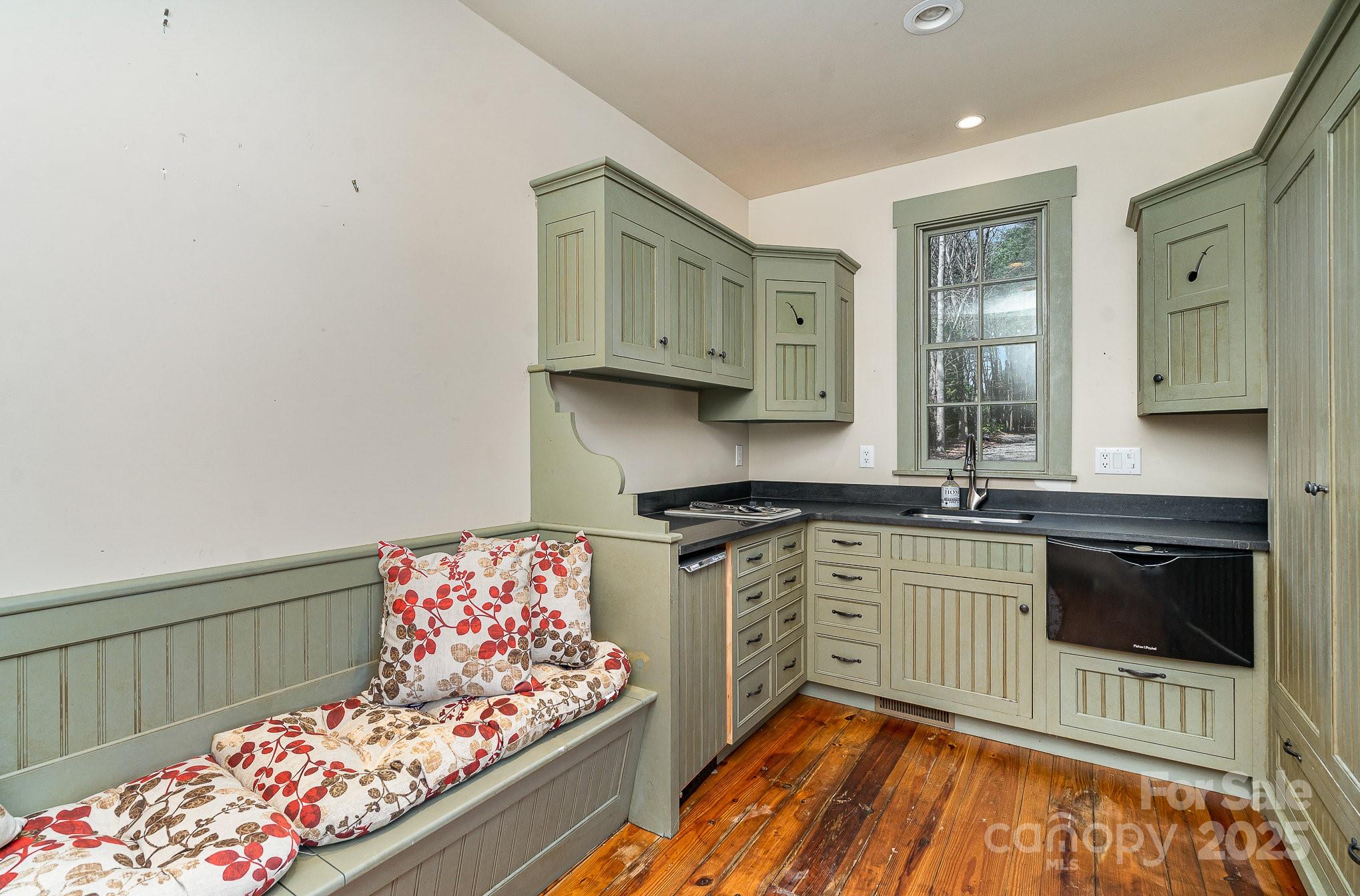 Flagship - Residential