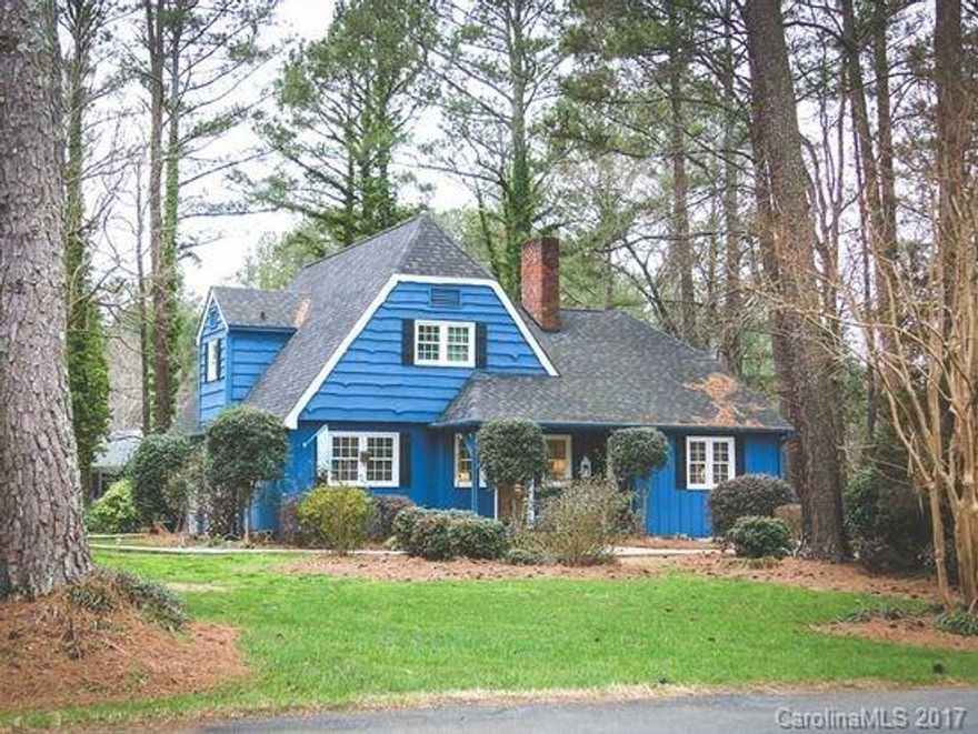 Move-in ready cottage in a lakefront, golf community near Morrow Mountain State Park and Uwharrie National Park. Only 2 miles of Fork Farm Equestrian Center.. Almost 1 acre with a fenced in 38x18 in-ground pool. Master bedroom has a massive walk-in master closet. Open concept floor plan perfect for entertaining. Large deck for outdoor entertaining.New carpet and wide plank laminate flooring. The kitchen has large white ceramic tile. All appliances conveyed including washer and dryer. New HVAC