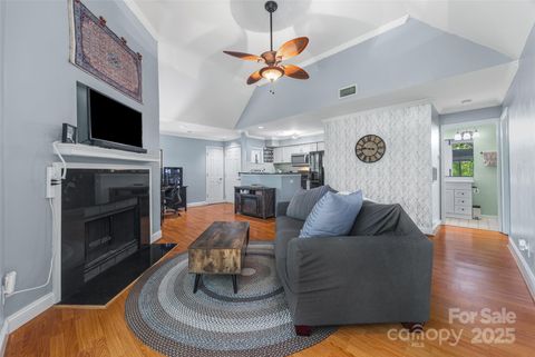 Photo of 2510 Cranbrook Lane, Charlotte, NC 28207 (MLS # 4275950)