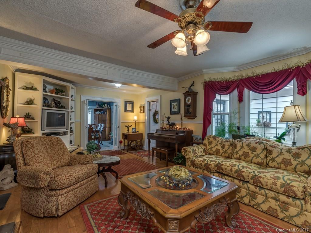 Oakland Court - Residential