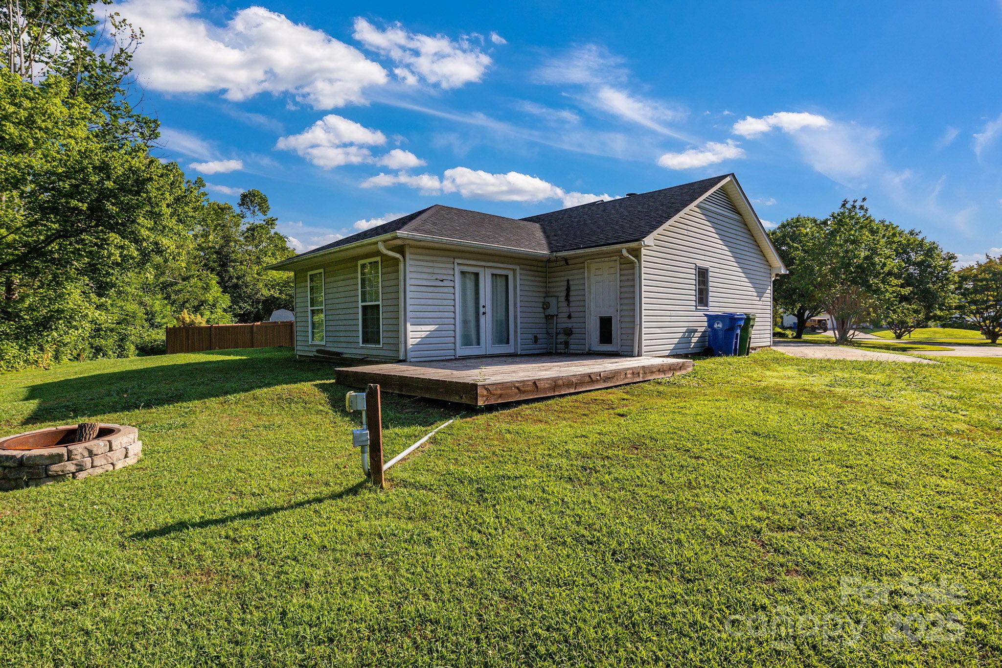 1012 Thorncrest Drive