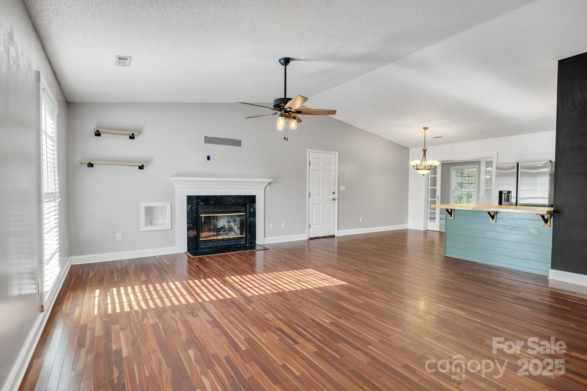 1012 Thorncrest Drive