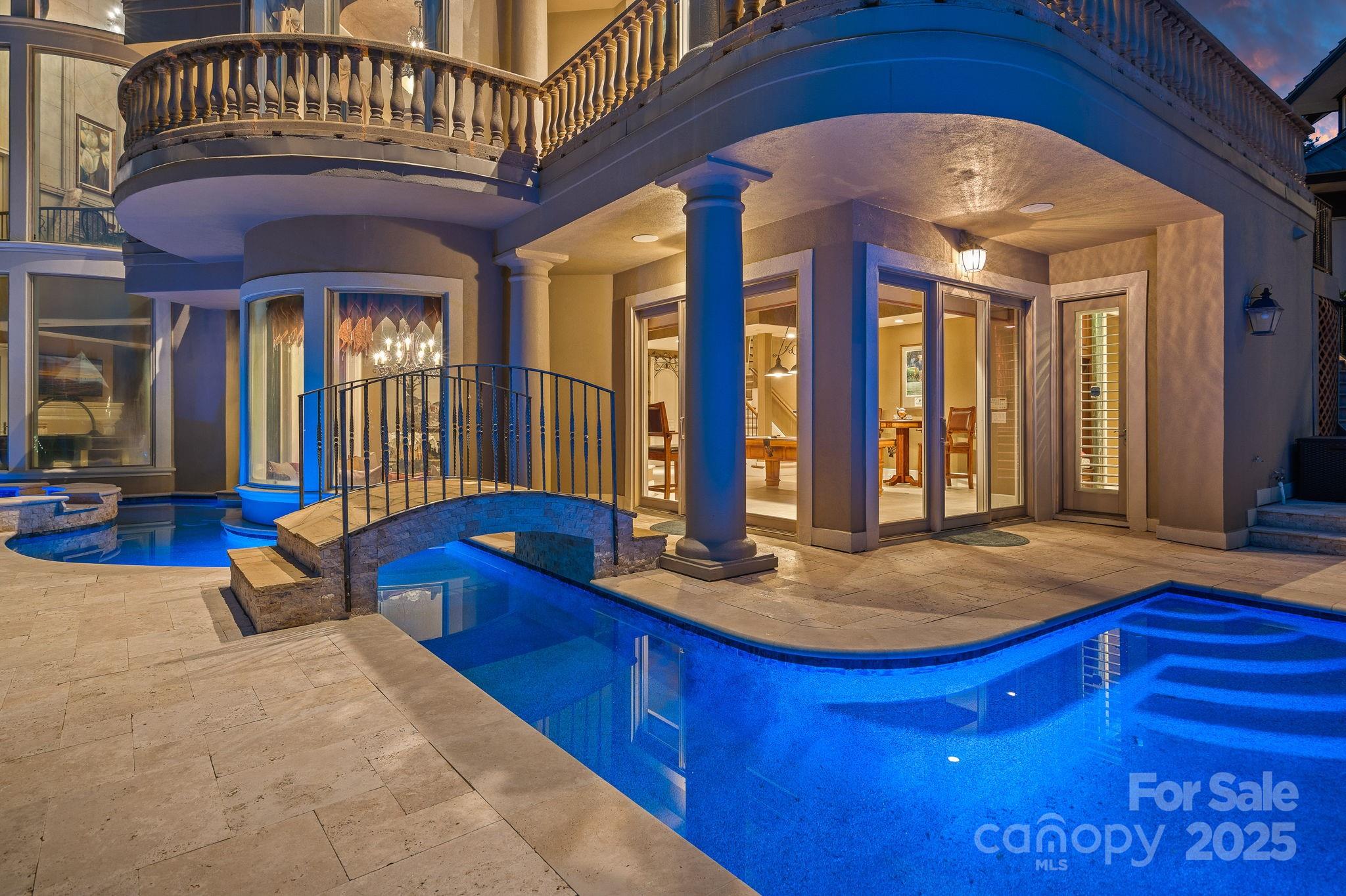 The Peninsula - Residential