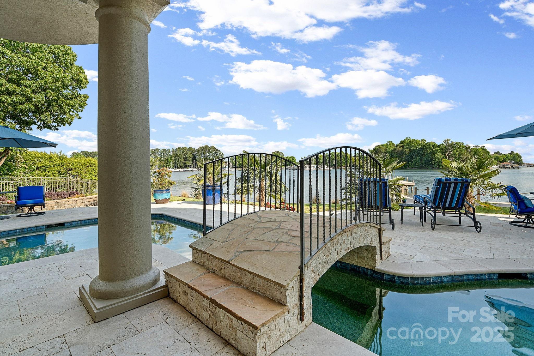 The Peninsula - Residential