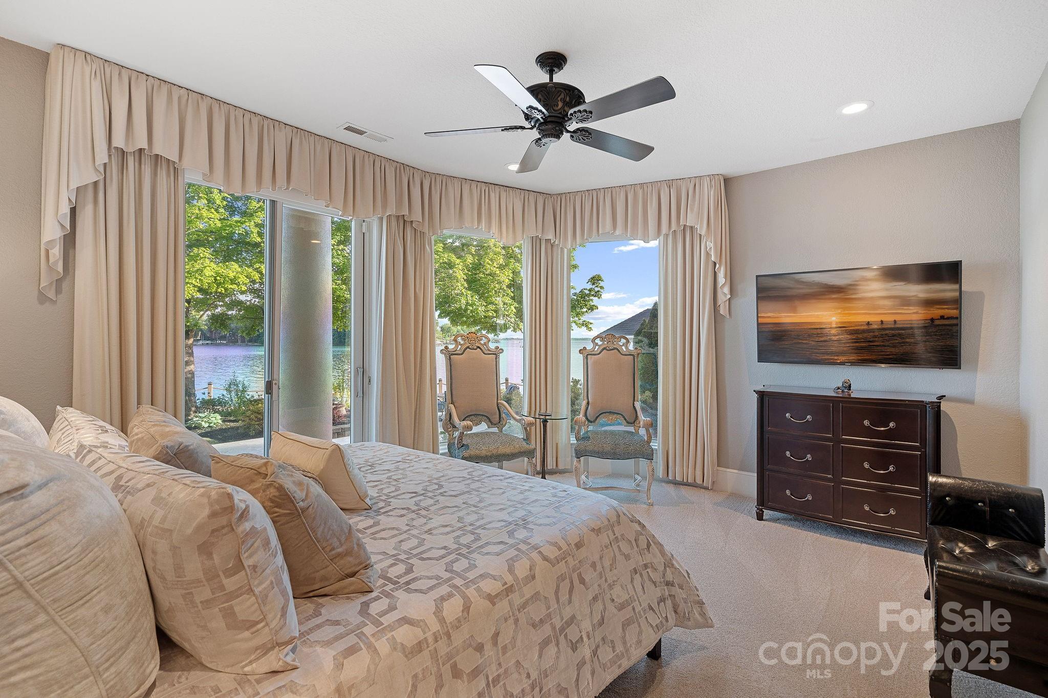 The Peninsula - Residential