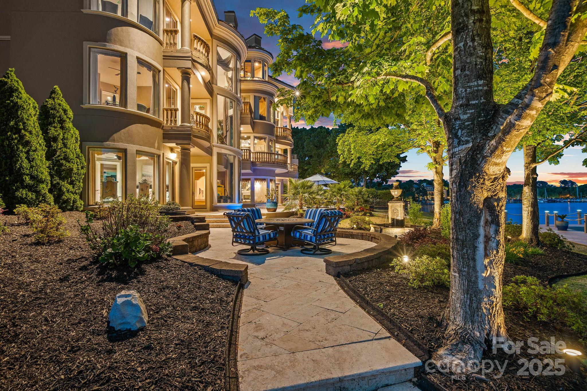 The Peninsula - Residential