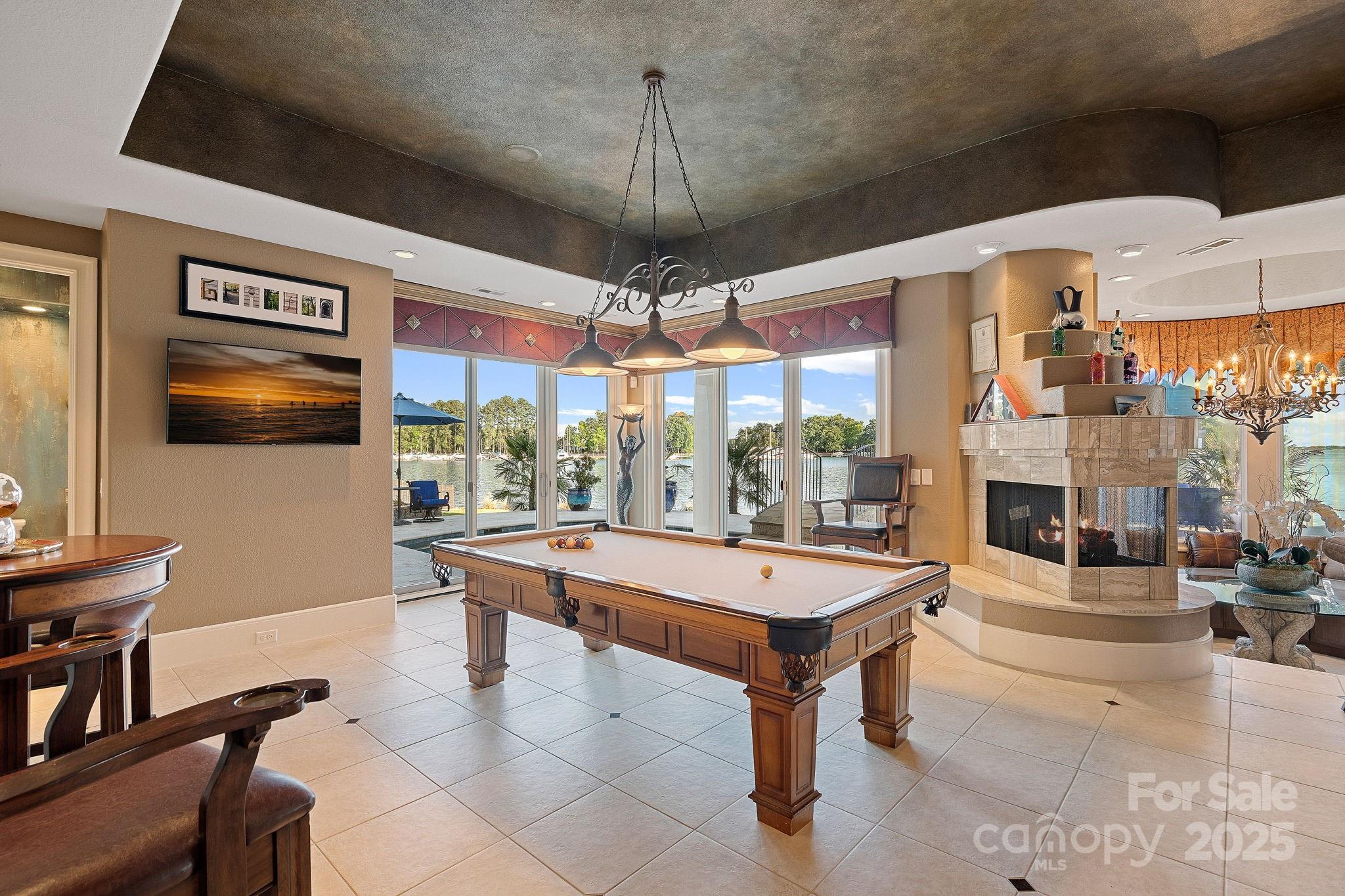 The Peninsula - Residential