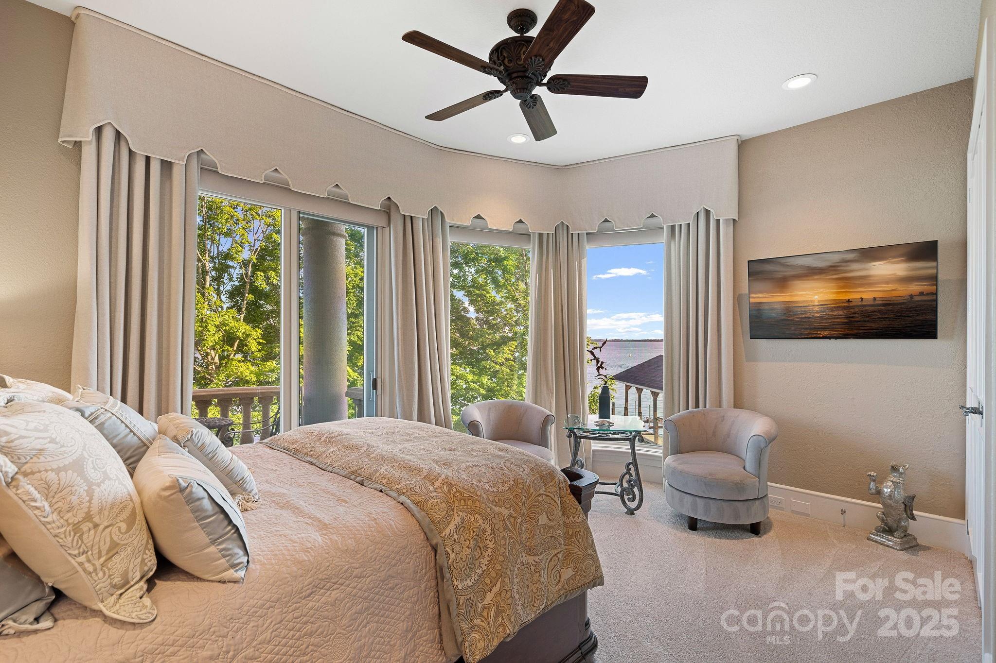 The Peninsula - Residential