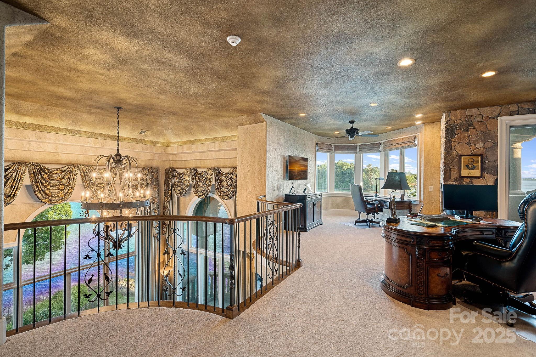 The Peninsula - Residential