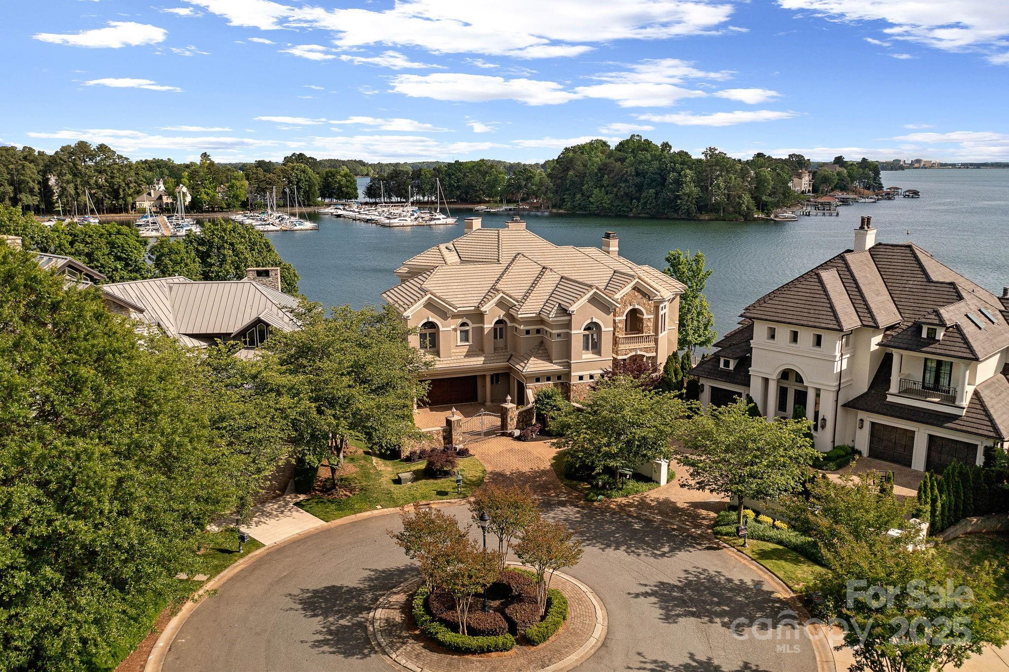 The Peninsula - Residential