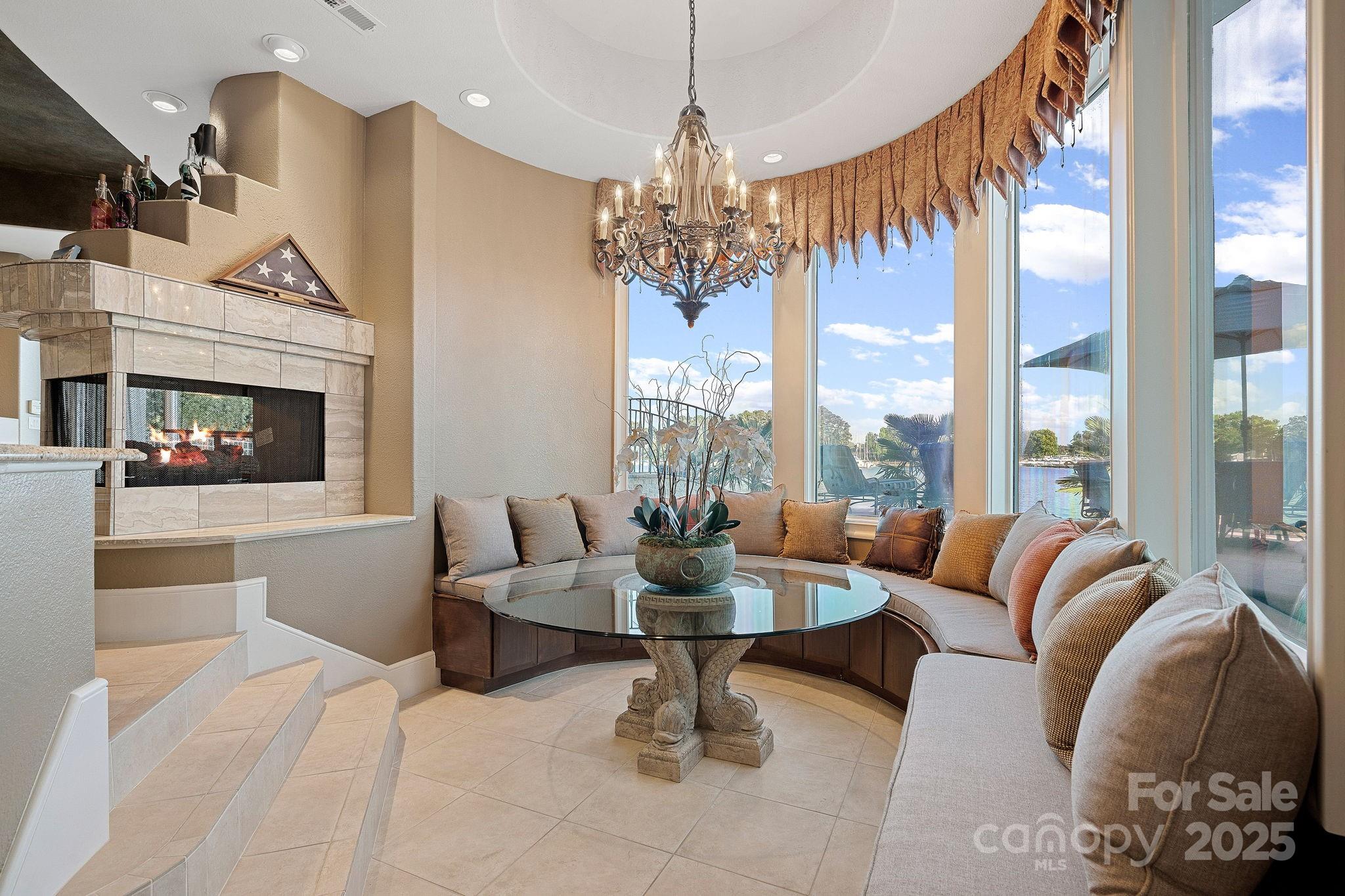 The Peninsula - Residential