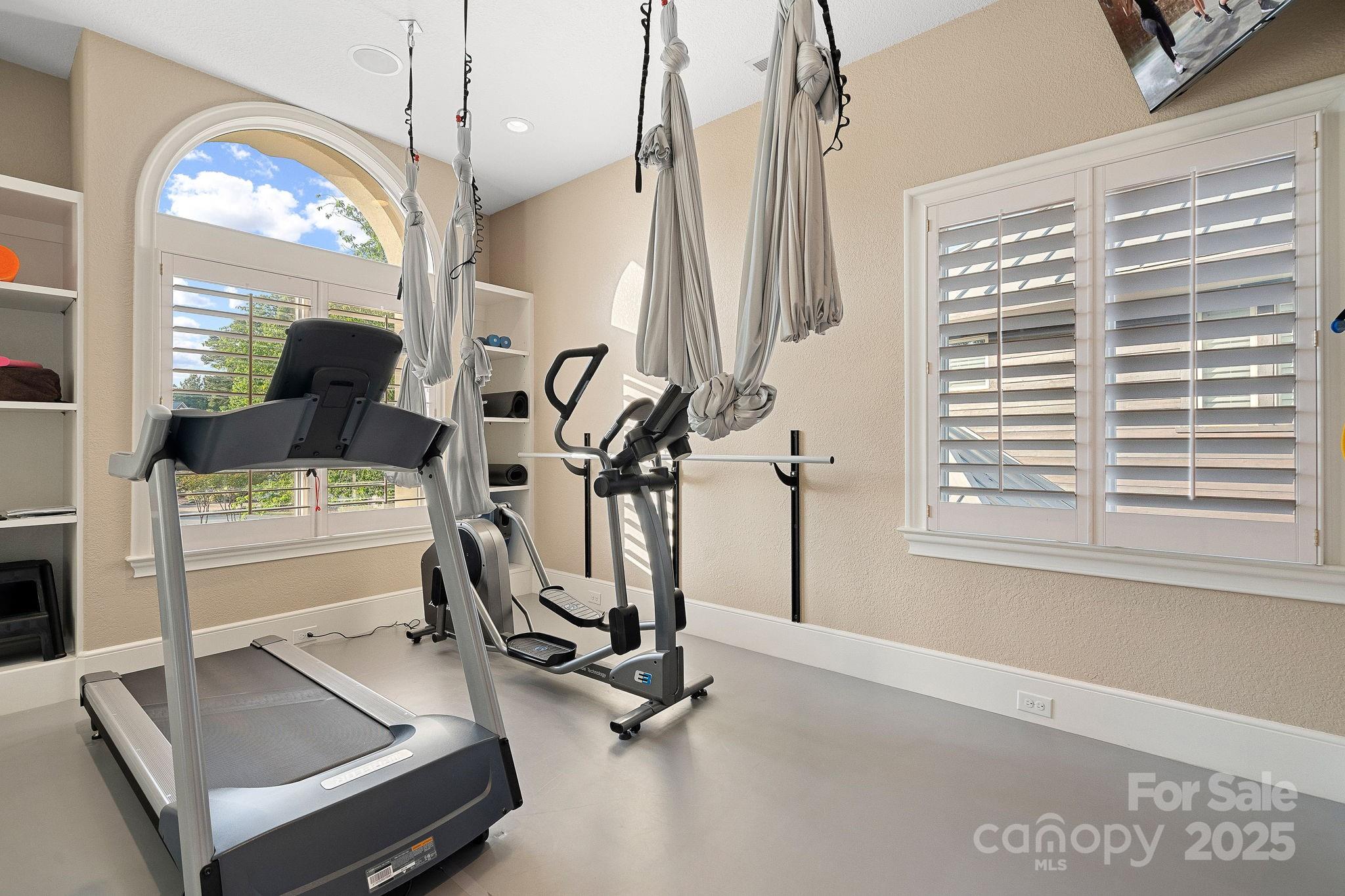 The Peninsula - Residential