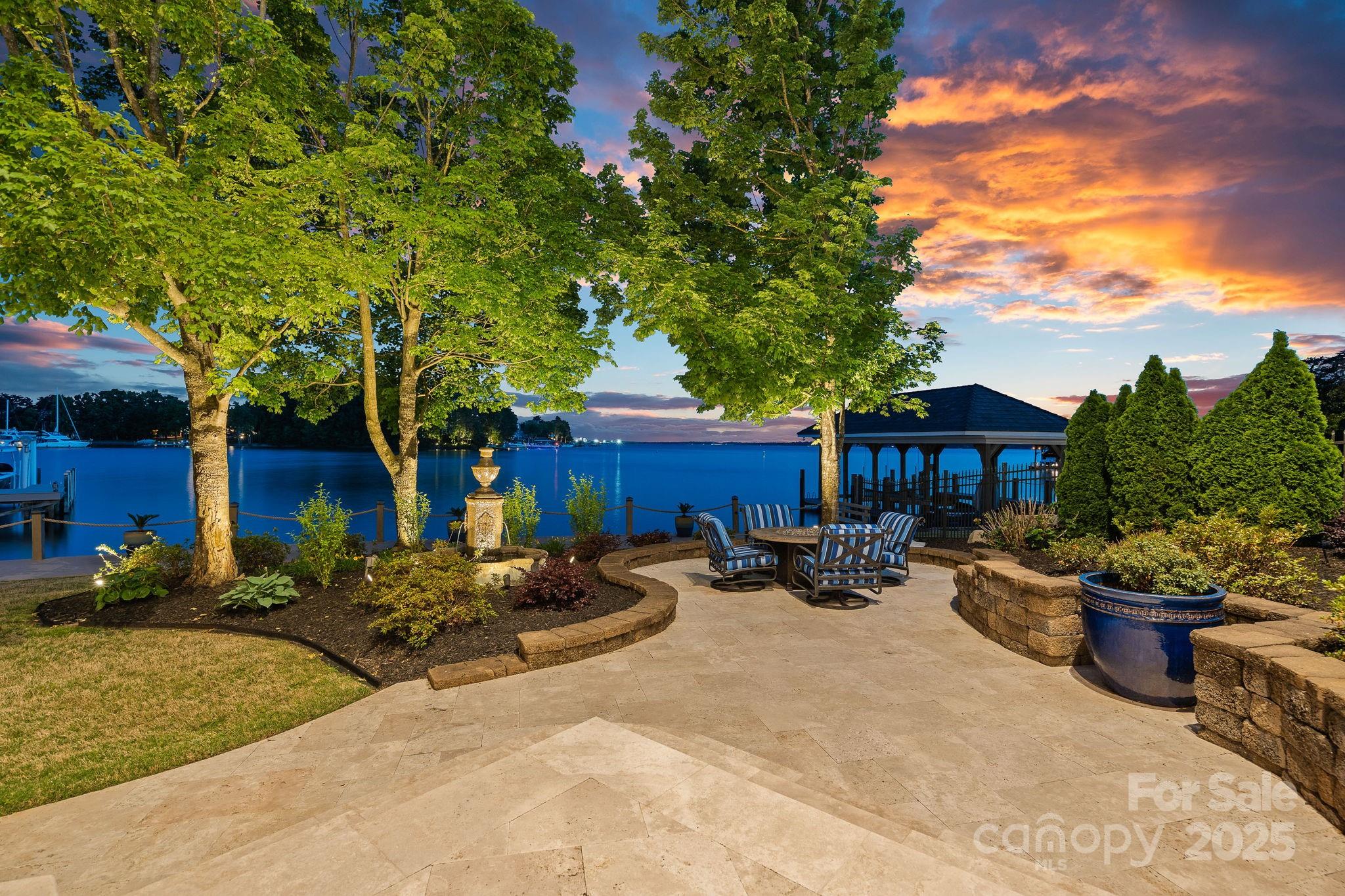 The Peninsula - Residential