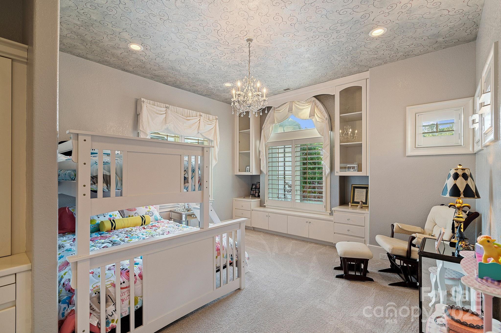 The Peninsula - Residential