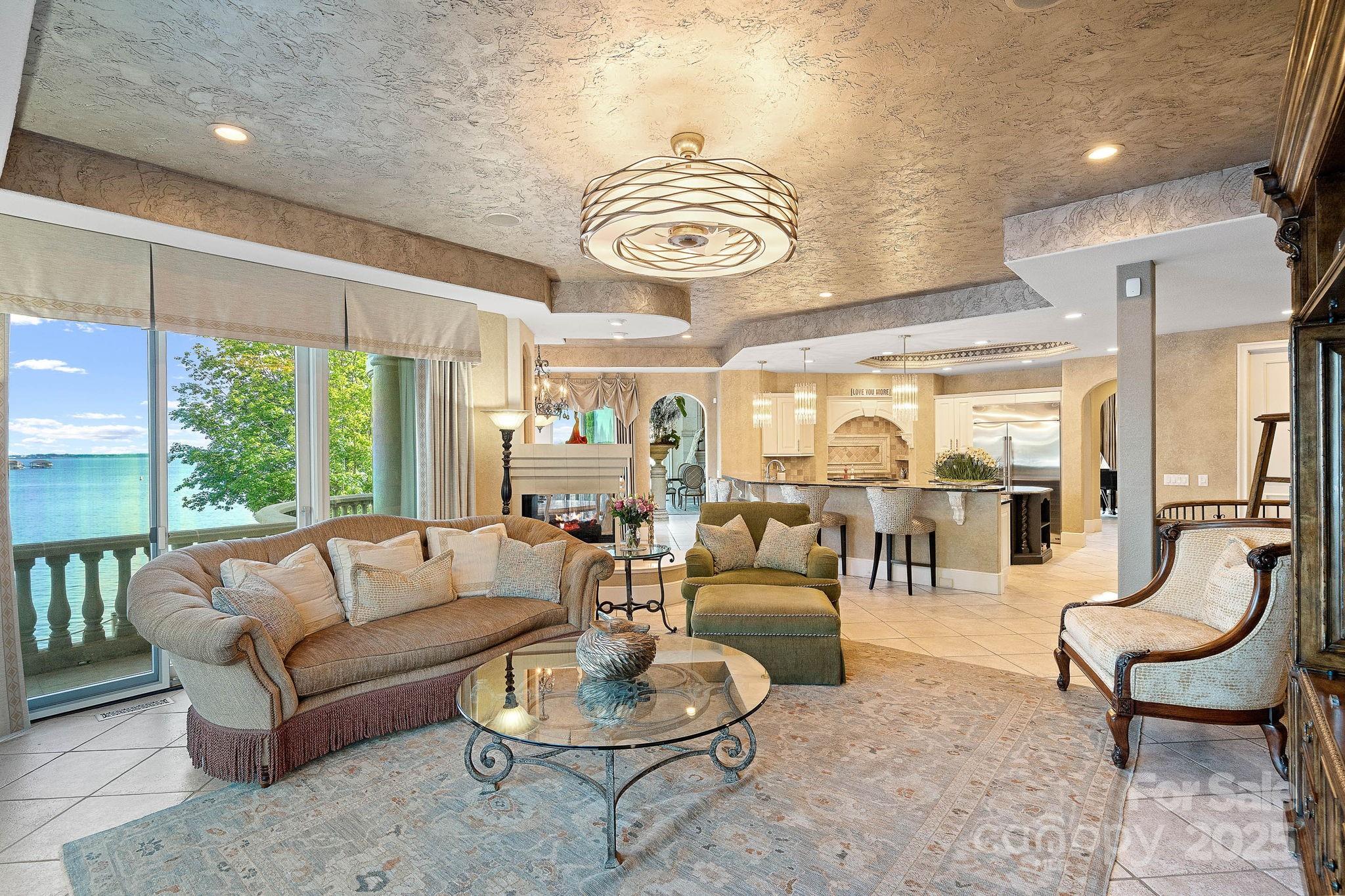 The Peninsula - Residential