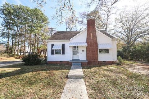 Photo of 120 N Belvedere Avenue, Gastonia, NC 28054 (MLS # 4325973)