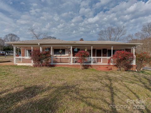 398 S Church Street Forest City NC 28043