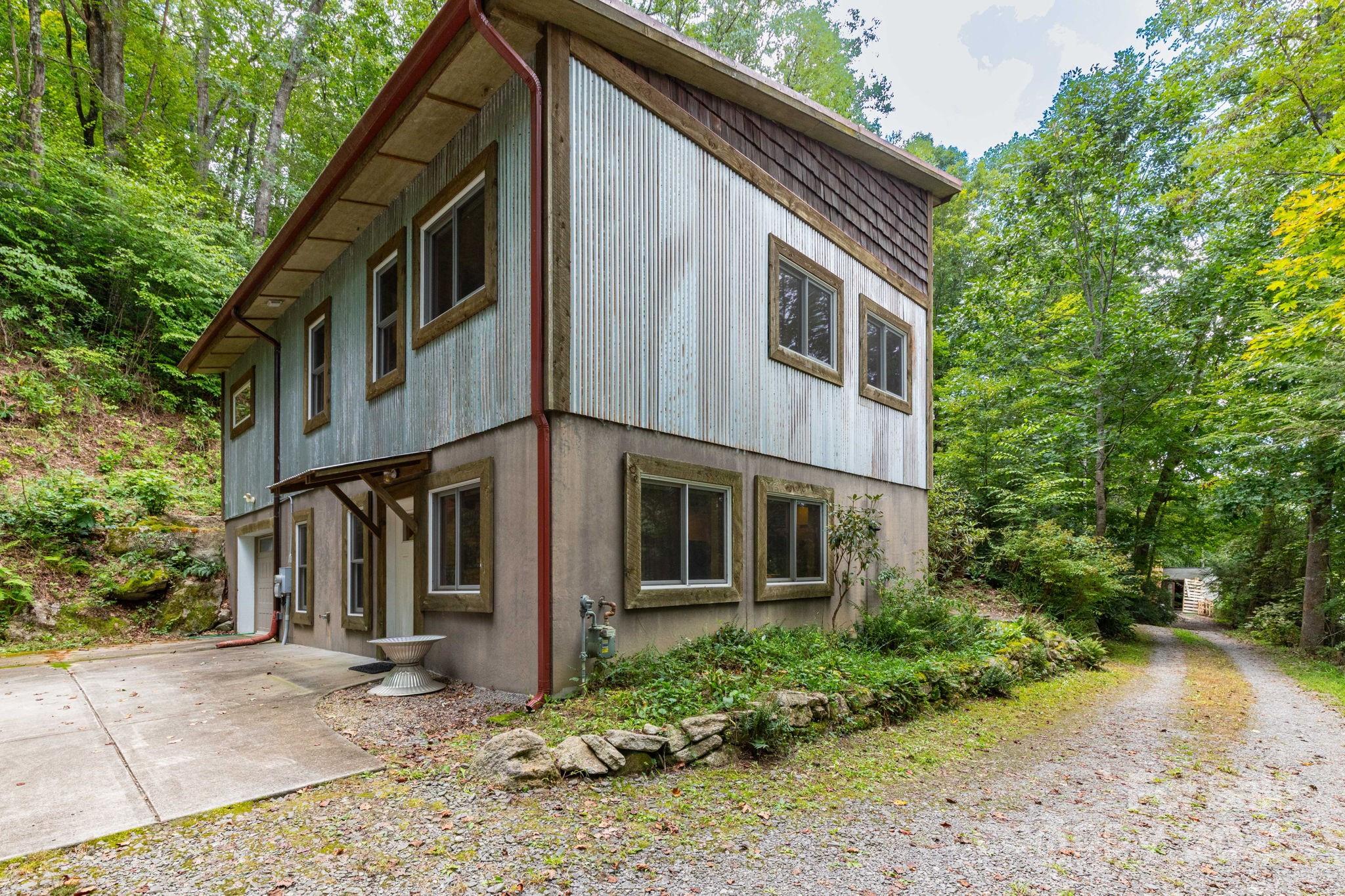 212 Yates Avenue