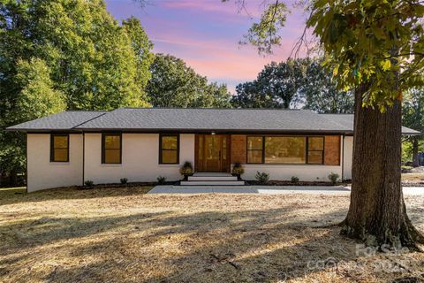 Photo of 345 Kentberry Drive, Charlotte, NC 28214 (MLS # 4308668)