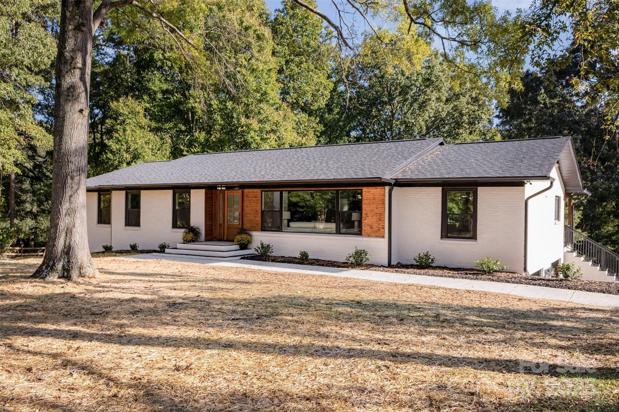 345 Kentberry Drive