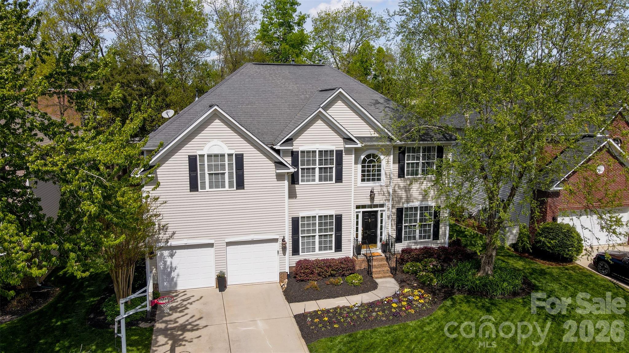 913 Grayscroft Drive