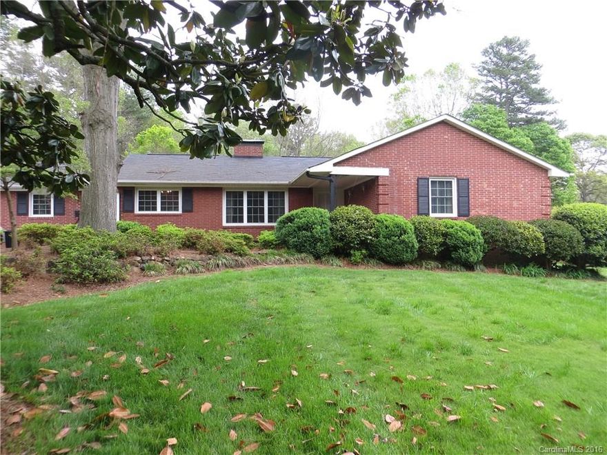 Cute ranch on 3/4 of acre. Great in town location, convenient to shopping, schools and restaurants. Large kitchen, breakfast area, fireplaces in LR & den, hardwoods under carpet throughout the home. New windows, large playroom w/built-in book shelves and closet. Large storage building in back yard and attached storage or shop to house. Great potential in this cute ranch.