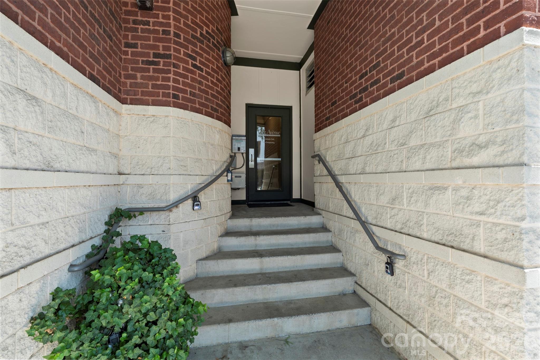 115 E Park Avenue
